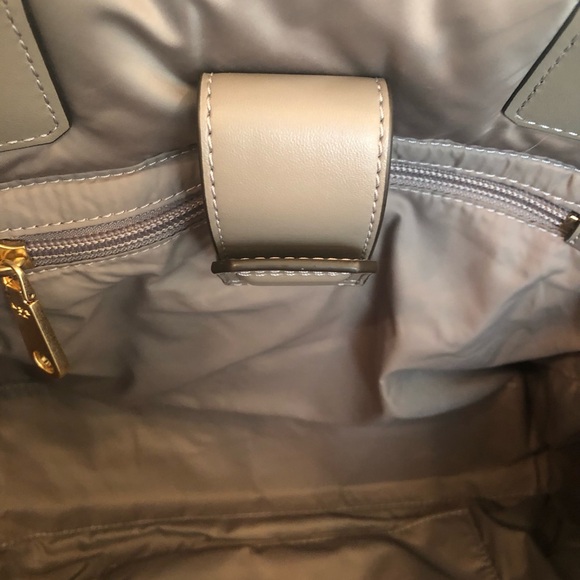 Tory Burch Ella Mini Taupe Puffer Bag. NWOT Approx 13” W x 10” H. Handle drop 8” - Picture 10 of 12